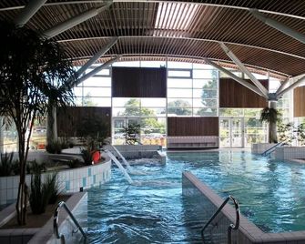 Charming housing ground garden 3Pers quiet residential 400m beach / C. Thalasso - Château-d’Olonne - Басейн