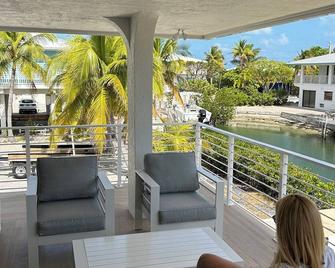 New 3BR Ocean-Side Home on Little Torch Key, hidden gem - 28 Miles from Key West - Summerland Key - Balkon