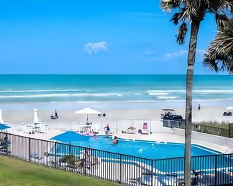 Gorgeous Beach Front Condo Near Flagler Ave - 701 - New Smyrna Beach - Pool