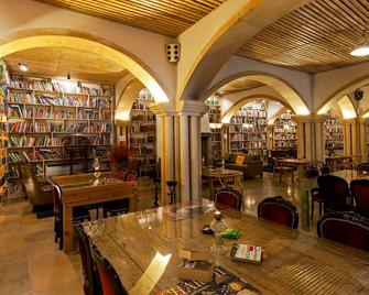 The Literary Man Obidos Hotel - Óbidos - Bar