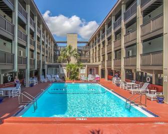 Fernandina Beach Condo with Pool and Beach Access! - Fernandina Beach - Piscina