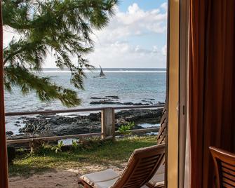 Chantauvent Guest House - Blue bay - Patio