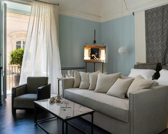 Q92 Noto Hotel - Noto - Sala de estar