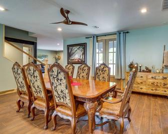 Lakefront Afton Home with Hot Tub and Game Room! - Afton - Dining room
