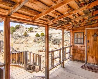 Secluded Cabin with Stunning Desert Views in Monticello, Utah - Monticello - Balcony