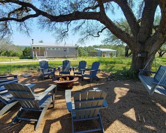 Private cottage with pool & hot tub - Kyle - Terasa