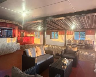 White Sandy Beach Dive Resort - Bungalow Sea View - Naviti Island - Lounge