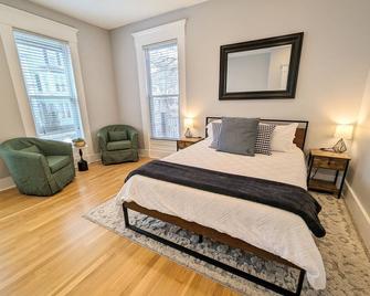 Cozy downtown Manchester 1-bedroom apartment - Manchester - Bedroom