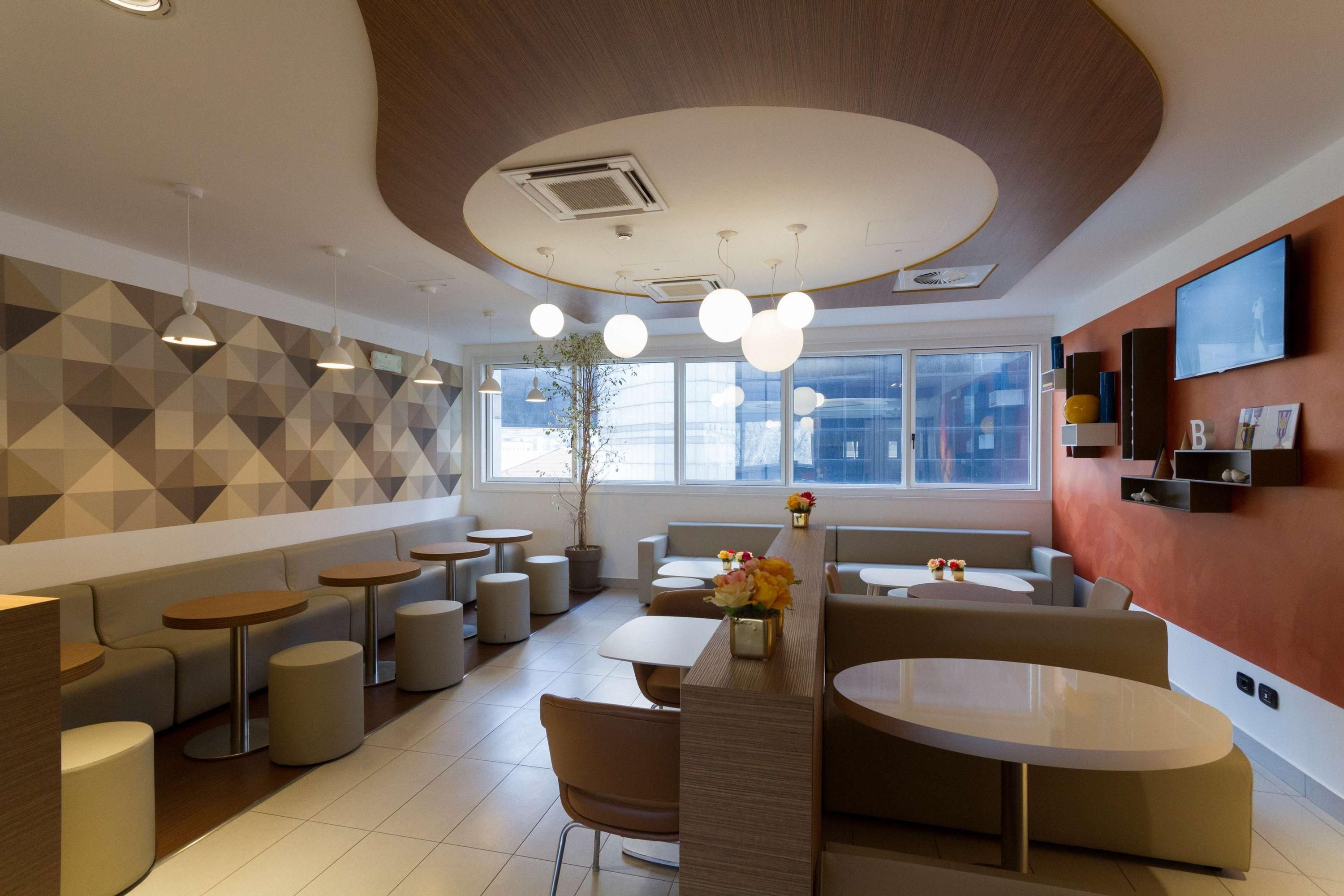 فندق مبيت وإفطار ميلانو سينيزيو غاريبالدي - ميلان - مطعم