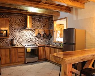Grand Chalet by Bellavista Cabañas - Mazamitla - Küche