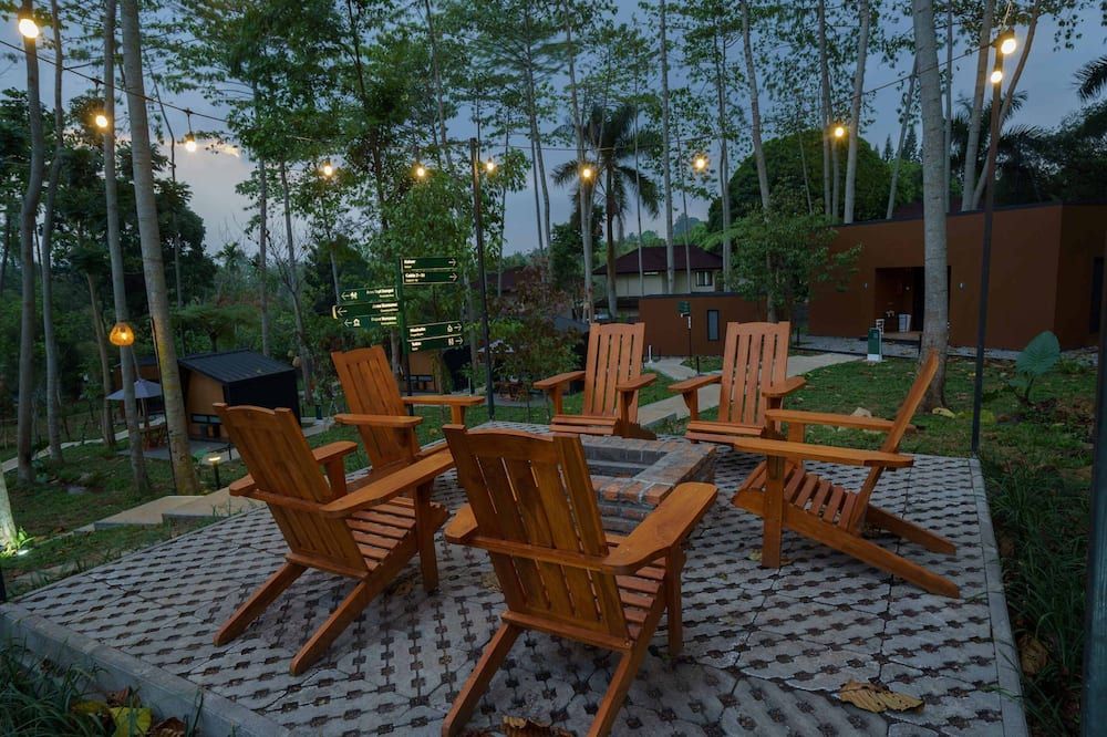 Bobocabin The Tavia, Puncak - Megamendung - Patio