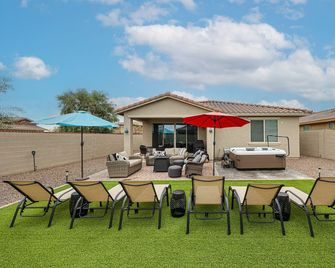 Arizona Desert Escape with Hot/Cold Tub - Litchfield Park - Patio