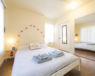 Lovely beach apartment w/ parking, bikes, pet friendly! - Los Angeles - Sovrum