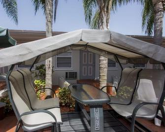 Richard's Motel Extended Stay - Hallandale Beach - Patio