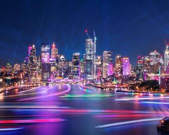 1 Bedroom Modern Suite at Waterloo Sydney - Sydney