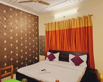 Goroomgo Prisha Stay Lucknow - Lucknow - Schlafzimmer