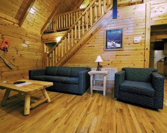 The Cabins at Pine Haven - Beckley - Beaver - Salon
