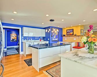 Vibrant Sterling Lakefront Lodge w/ Kayaks - Sterling - Cocina