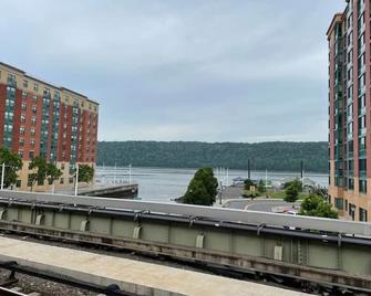 Victoria house close to Yonkers station - Yonkers - Outdoors view