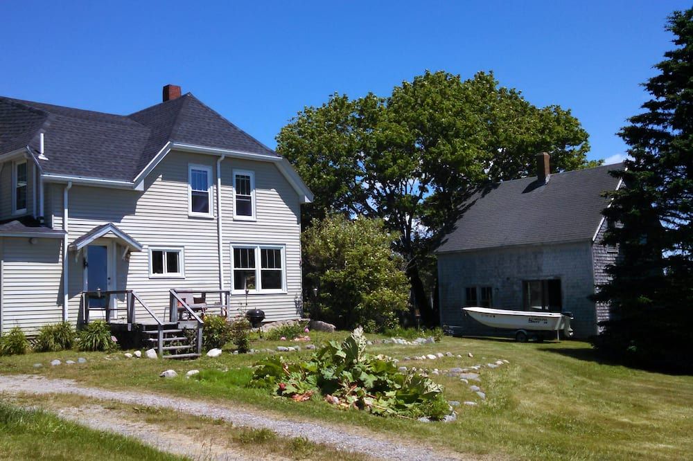 Beach Victorian Bluff!