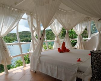 Al Faro Cosmio Hotel - Busuanga