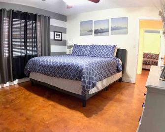 Home Away From Home Near Airport And Malls And Highways - South Miami - Bedroom