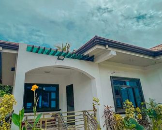 Cordon,Isabela (Isabela Province) Staycation - Cordon - Edificio
