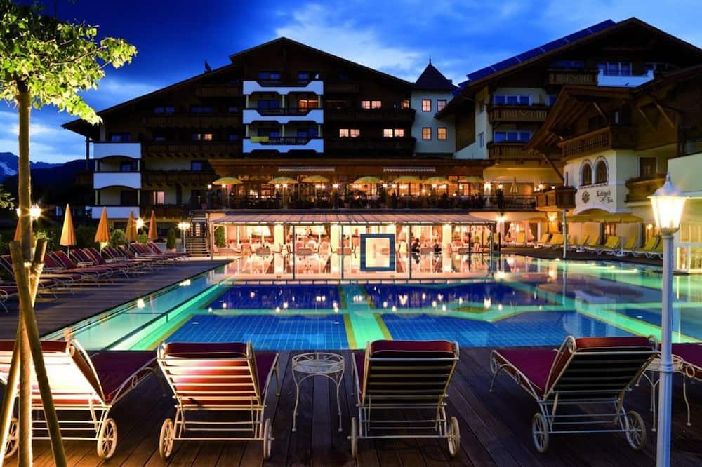 ألبينبارك سوبيريور ريزورت - مدينة سيفيلد - حوض السباحة