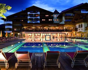 Alpenpark Resort Superior - Seefeld - Svømmebasseng