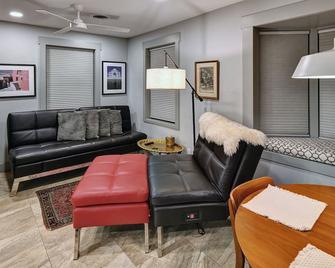 In The Heart Of Ridgway - Ridgway - Living room