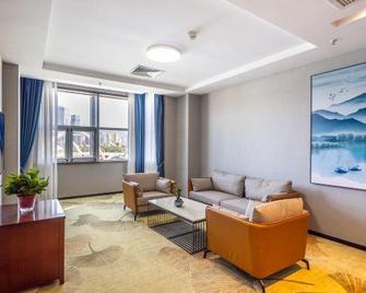 Golden Camel International Hotel (Lanzhou International Convention and Exhibition Center) - Lanzhou - Wohnzimmer