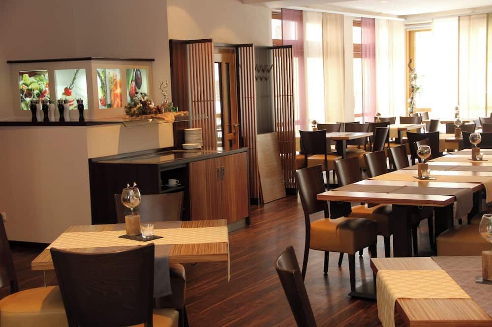 Hotel Drei Lilien - Vohenstrauss - Ресторан