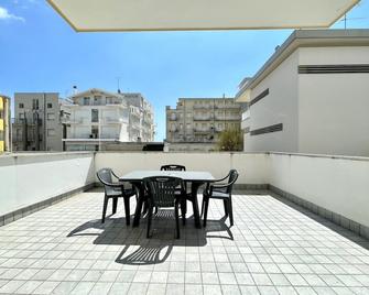 Appartamento Diani 6-Carraro Immobiliare Jesolo - Lido di Jesolo - Balcón