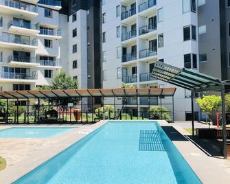 Staying Places - The Avenue - Braddon - Pool