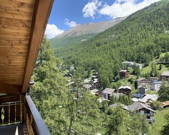 Appartements Zermatt Paradies - Zermatt - Parveke