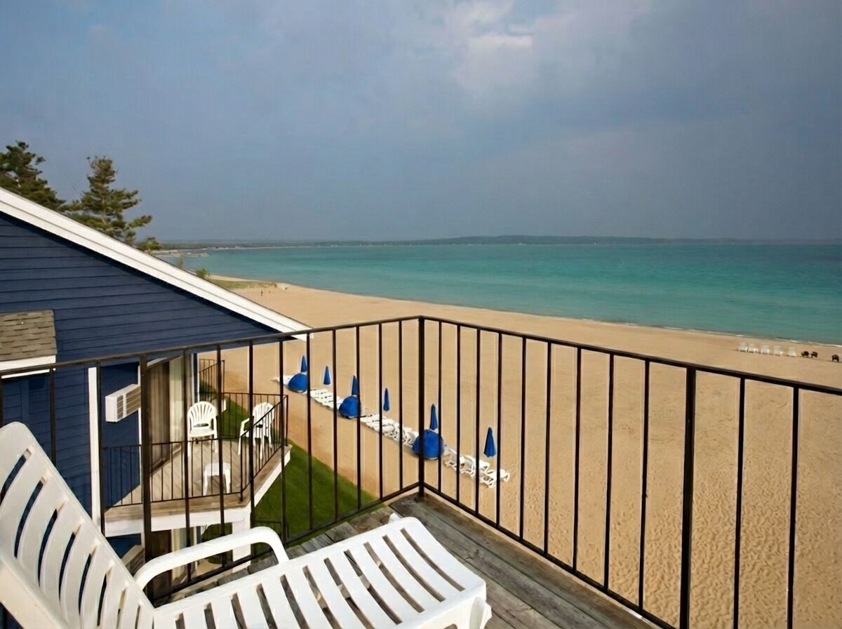 Pointes North Beachfront Resort Hotel - Traverse City