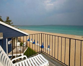 Pointes North Beachfront Resort Hotel - Traverse City