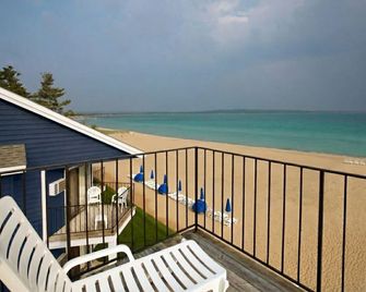 Pointes North Beachfront Resort Hotel - Traverse City