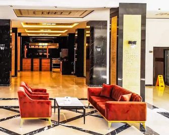 シ ホテル & スパ - クシャダス - ロビー