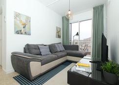 Gabriel Apartments - Jaffa Street - Next To Market - Jerusalem - Living room