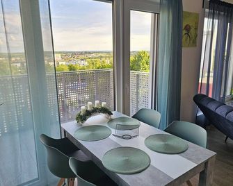 Sun Prague - Deluxe Terrace - براغ - غرفة طعام