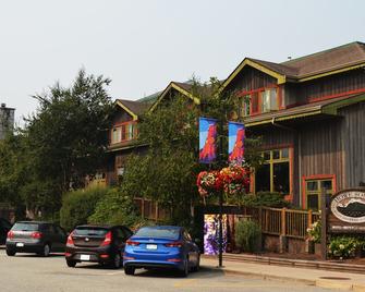 Howe Sound Inn & Brewing Company - Squamish - Building