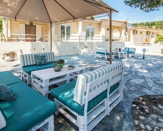Alexia Studios - Skiathos - Innenhof