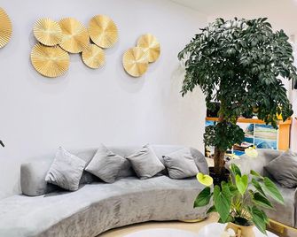 Jinrun Holiday Hotel - Lijiang - Lobby