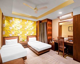 Collection O Avenue Regency Near Kalighat Kali Temple - Kolkata - Bedroom