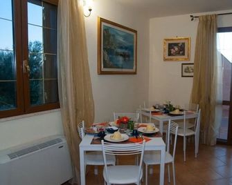 B&B L'Orizzonte - Civitavecchia - Dining room