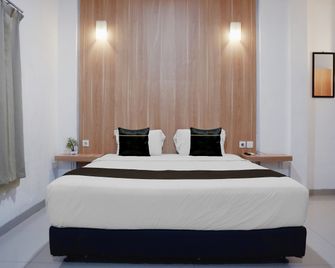 Townhouse Oak Polamas Residence - Padang