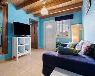 Beautiful and Cozy Independent Apartment - Las Playitas - Living room