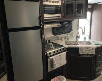 The Castle Camper - Old Town - Kitchen