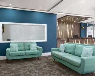 Days Inn by Wyndham Saint John New Brunswick - סנט ג'ון - סלון